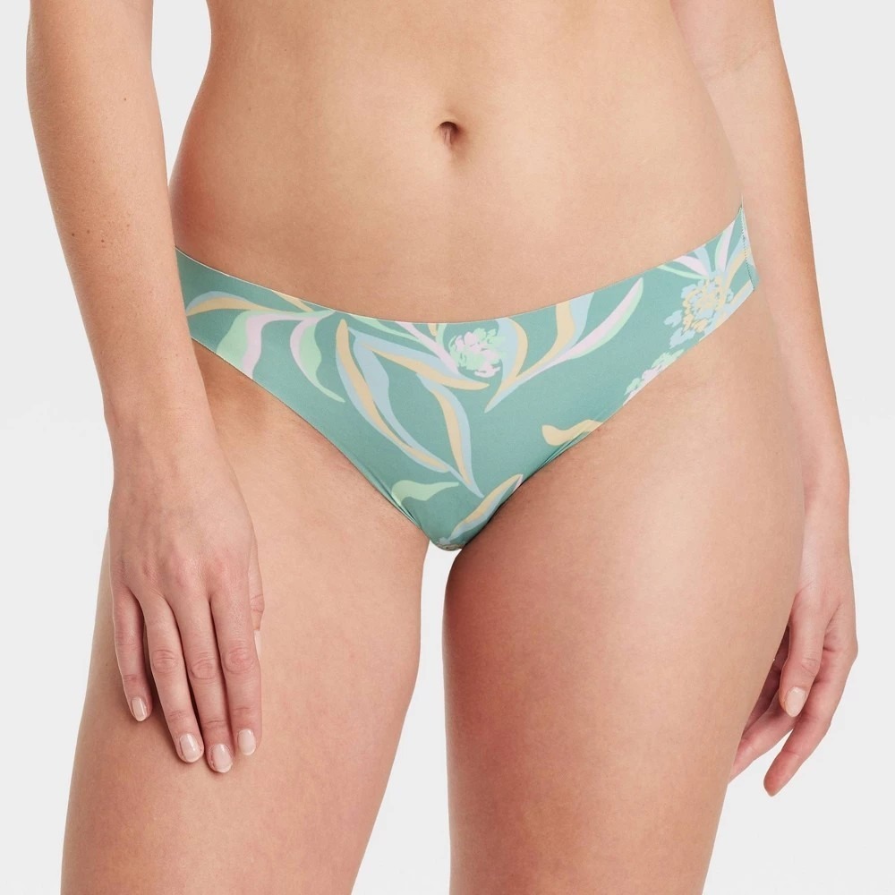 Auden Invisible Edge Bikini Panties Womens M Green Leaf Print No Show NWT